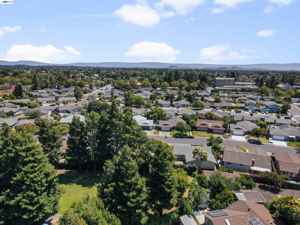 2435 Douglas Street Union City CA 94587