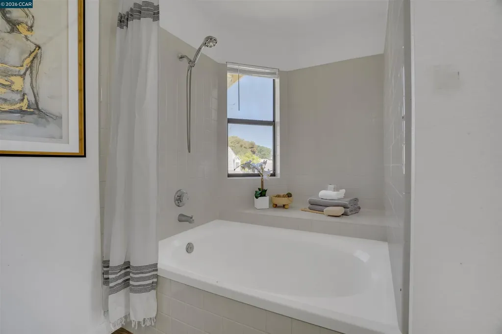 413 Dohrmann Lane Pinole CA 94564