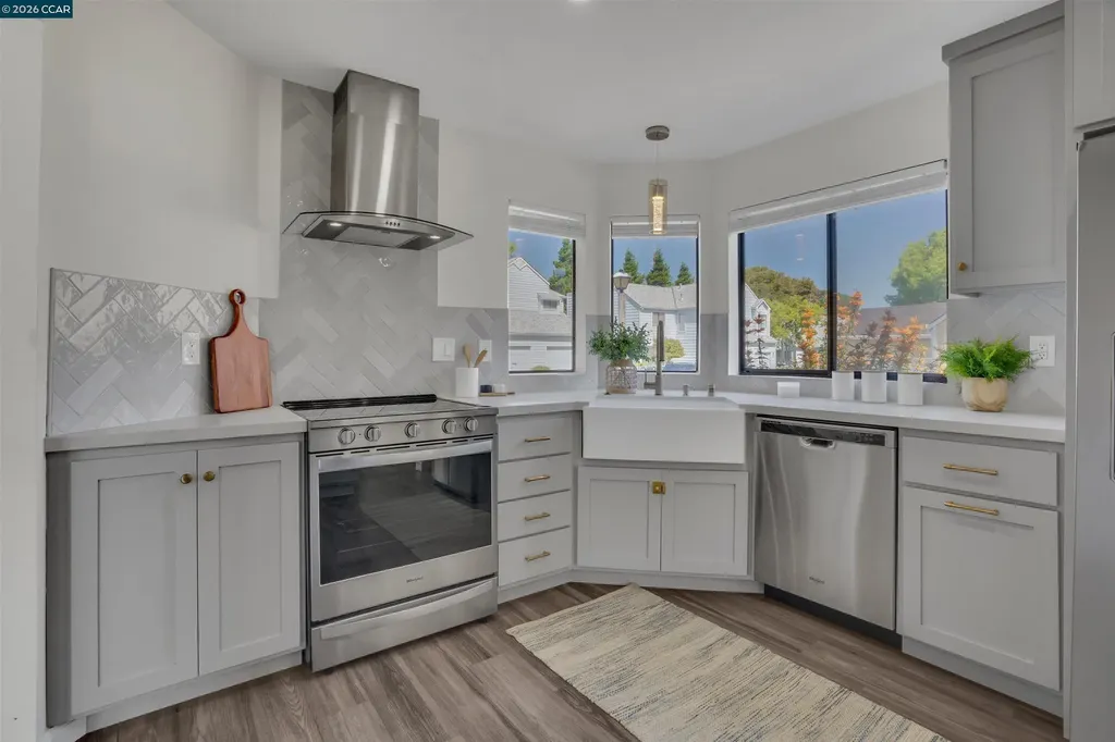 413 Dohrmann Lane Pinole CA 94564