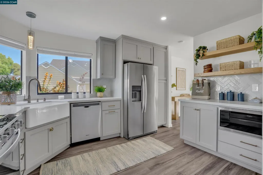 413 Dohrmann Lane Pinole CA 94564