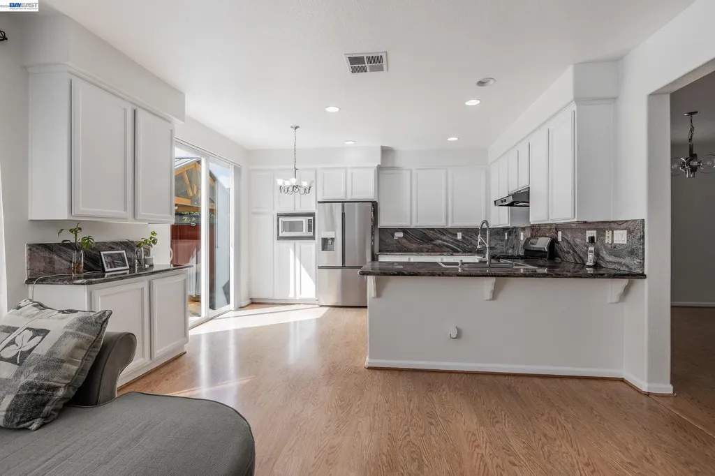 530 Spalding Street Hayward CA 94544