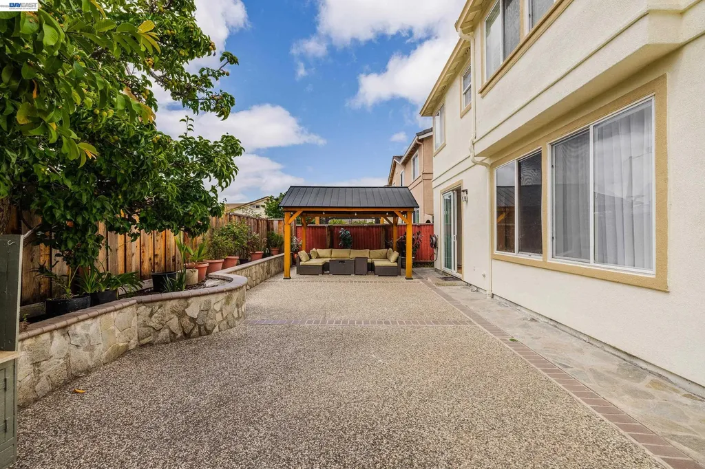 530 Spalding Street Hayward CA 94544