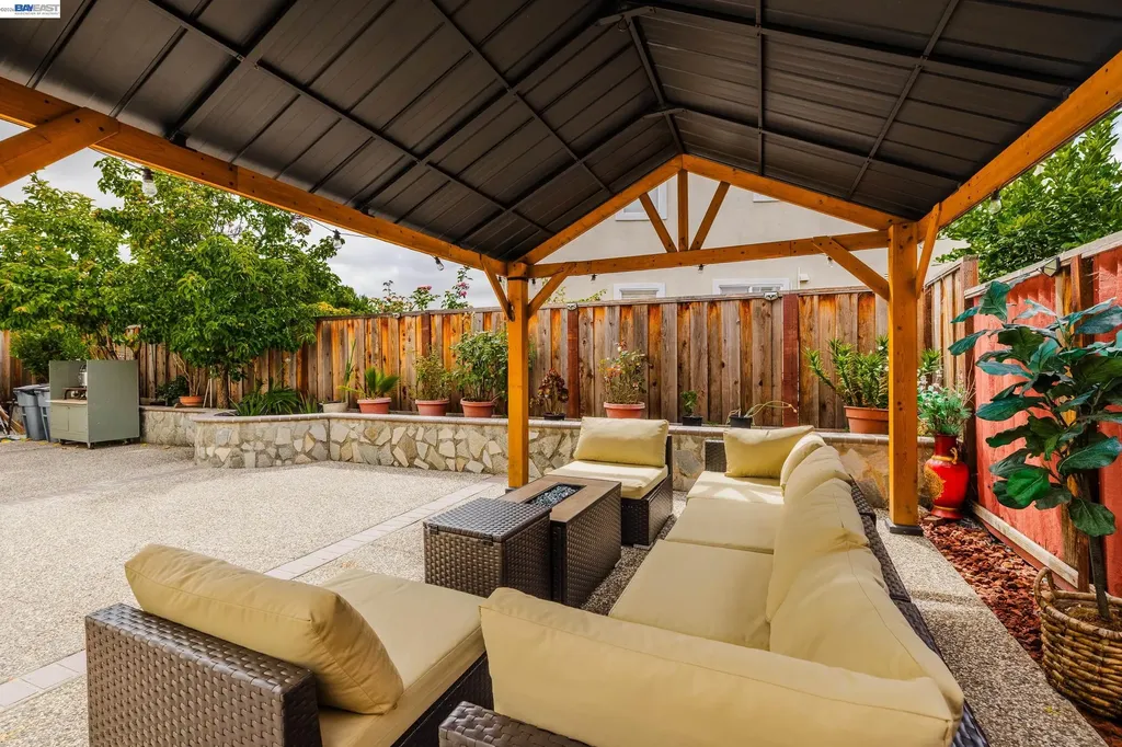 530 Spalding Street Hayward CA 94544