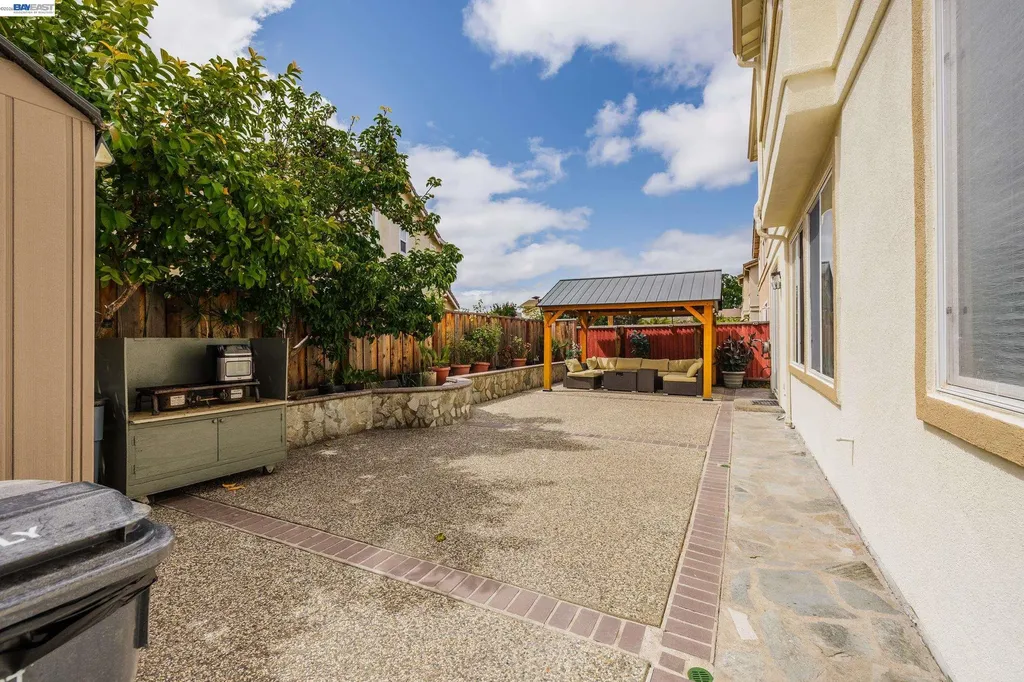530 Spalding Street Hayward CA 94544