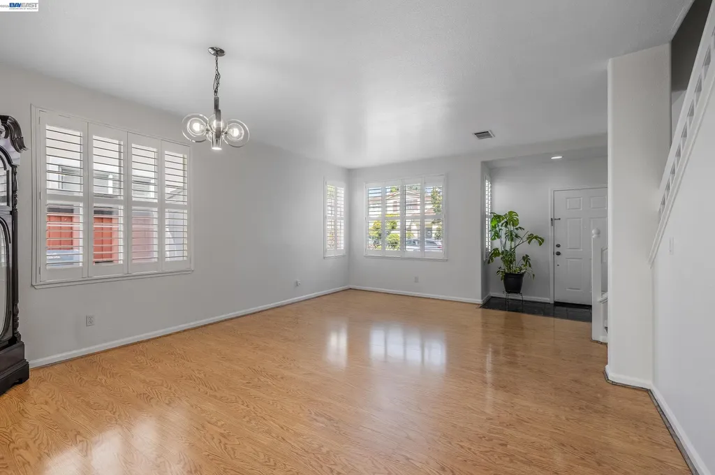 530 Spalding Street Hayward CA 94544