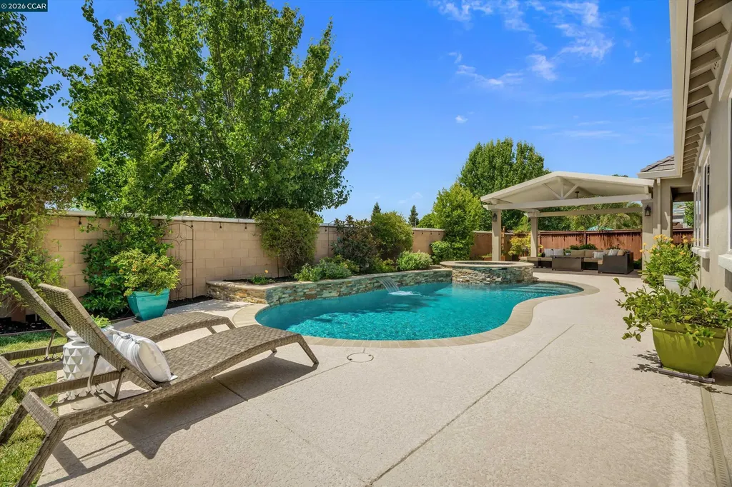 1945 Muirwood Loop Brentwood CA 94513