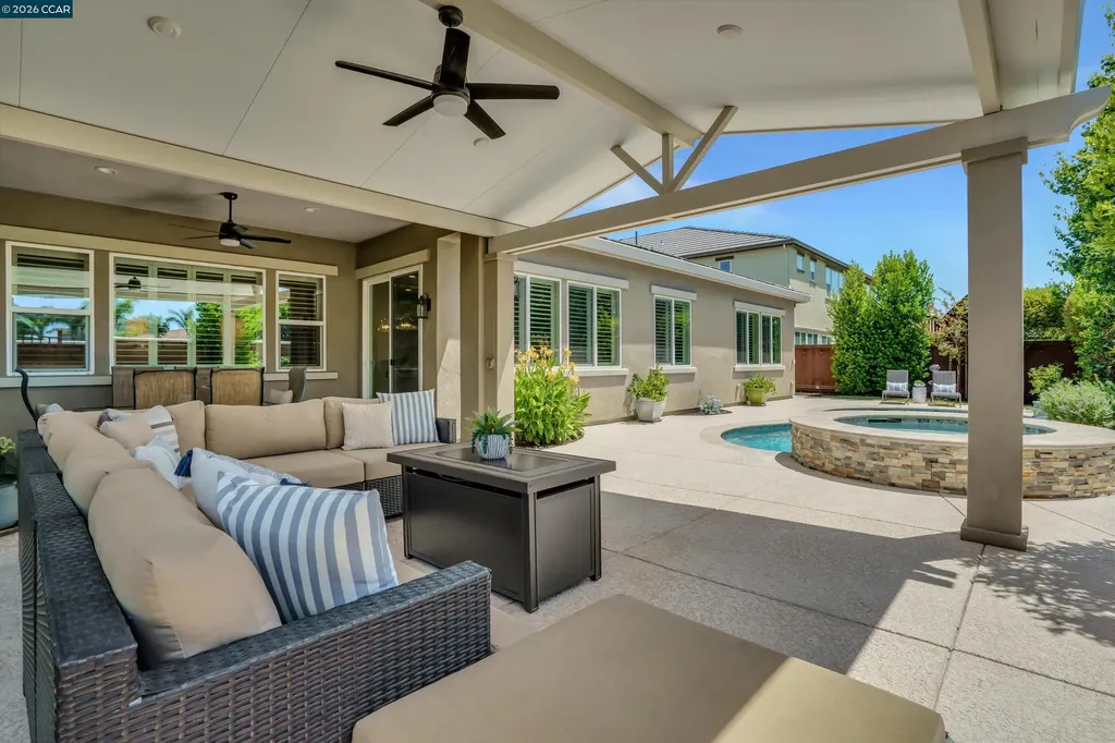 1945 Muirwood Loop Brentwood CA 94513