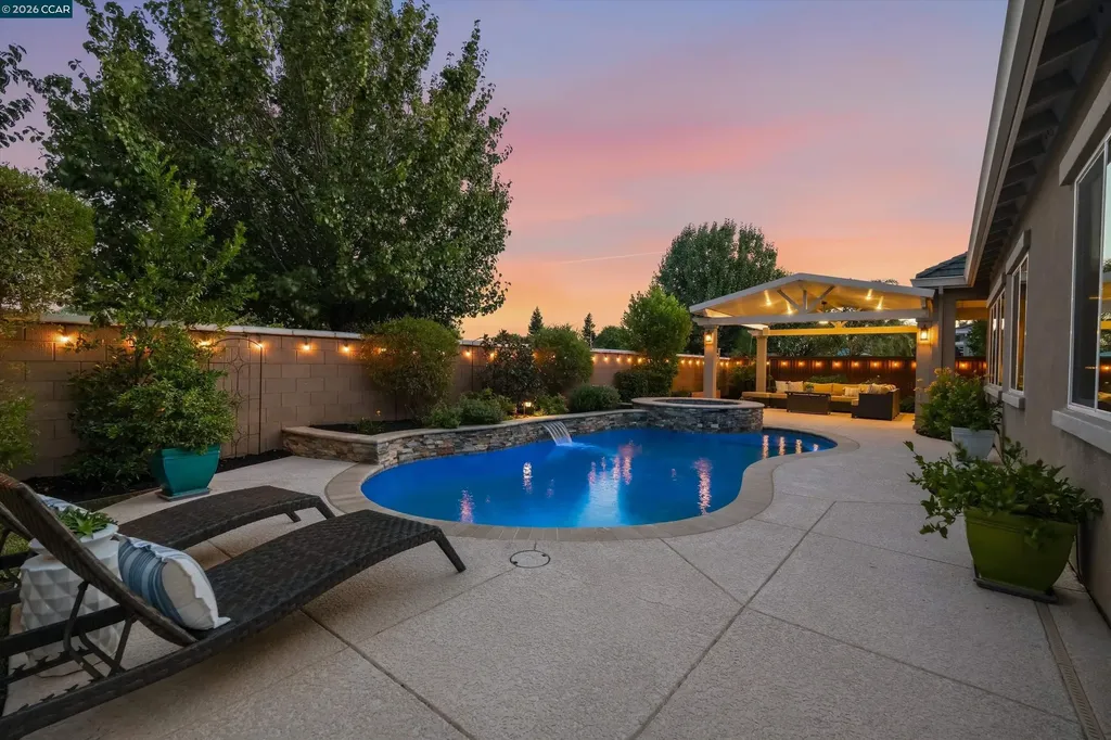 1945 Muirwood Loop Brentwood CA 94513