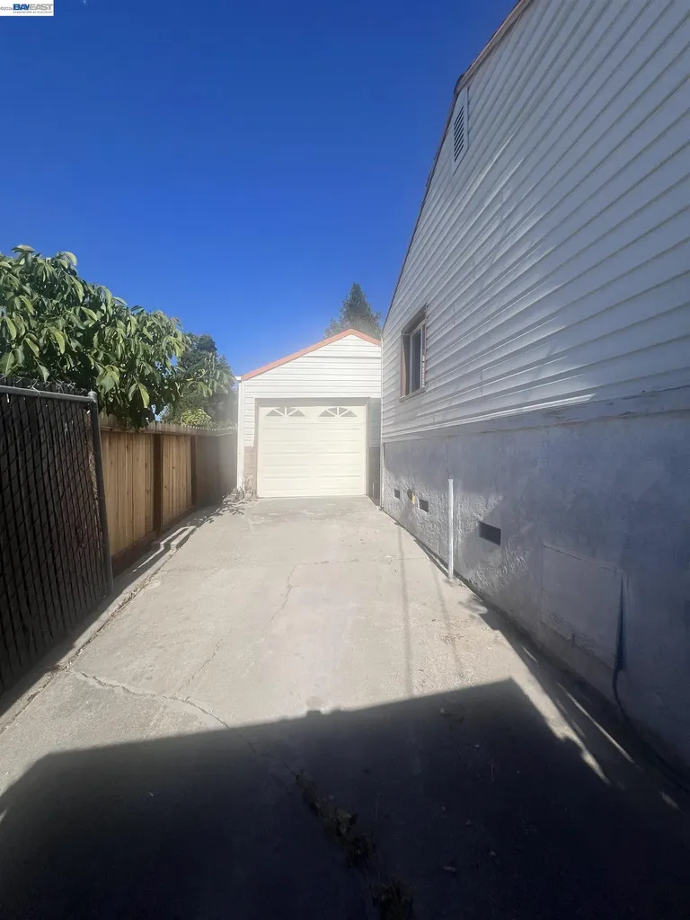5152 Hilltop Drive El Sobrante CA 94803