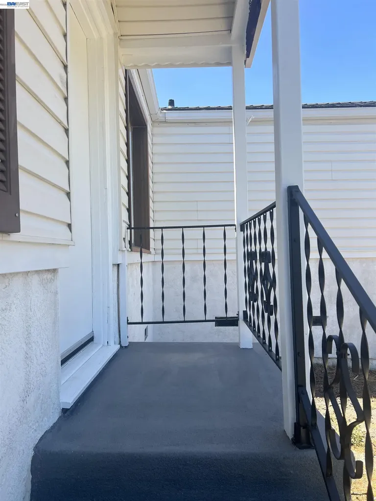 5152 Hilltop Drive El Sobrante CA 94803