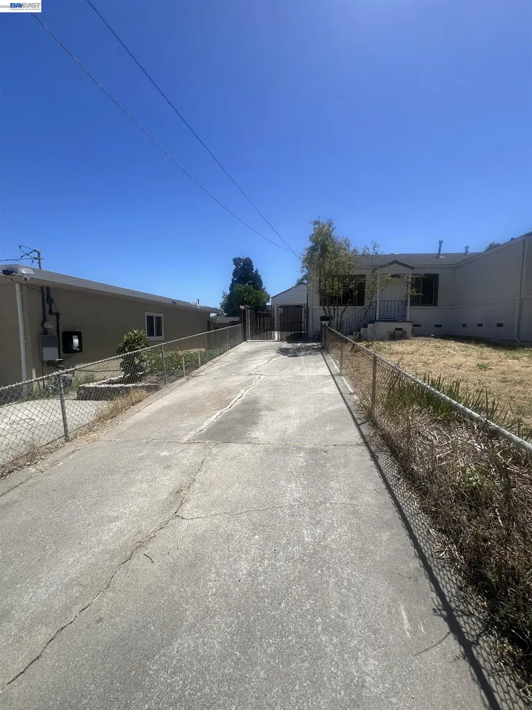 5152 Hilltop Drive El Sobrante CA 94803