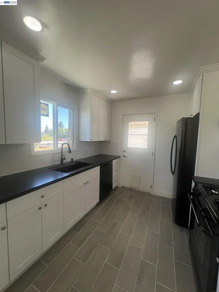 5152 Hilltop Drive El Sobrante CA 94803
