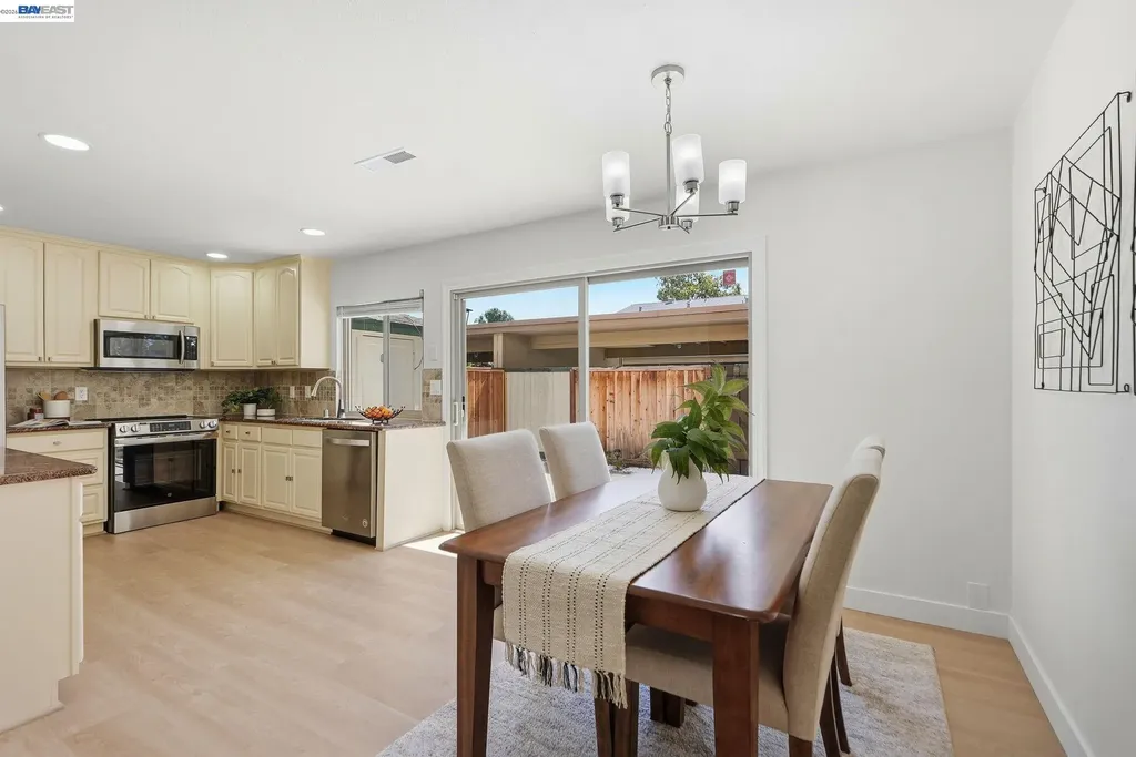 27540 Ponderosa Court Hayward CA 94545