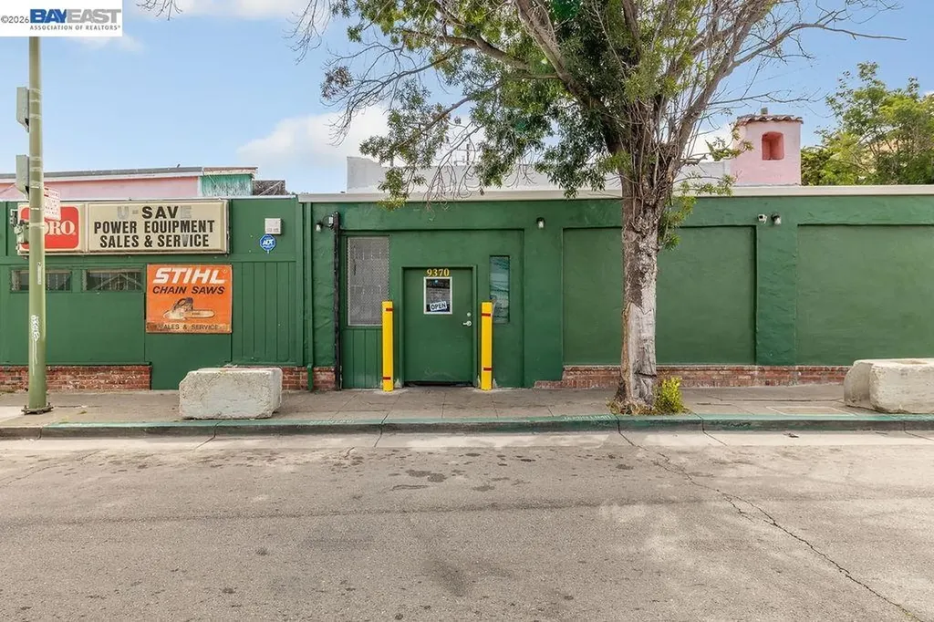 9346 Macarthur Boulevard Oakland CA 94605