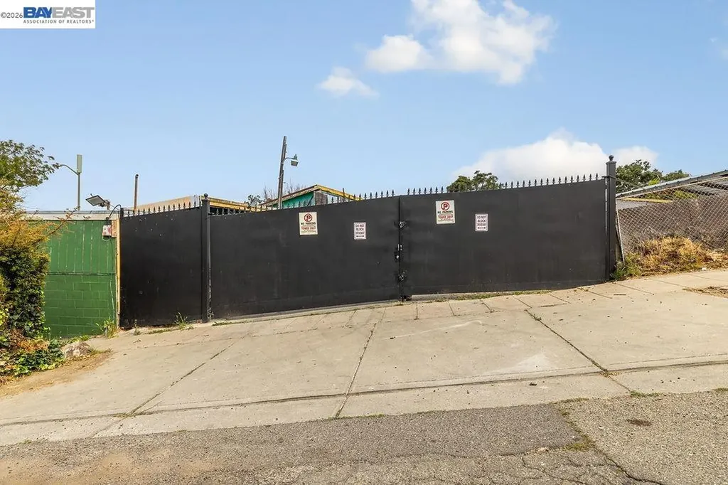 9346 Macarthur Boulevard Oakland CA 94605