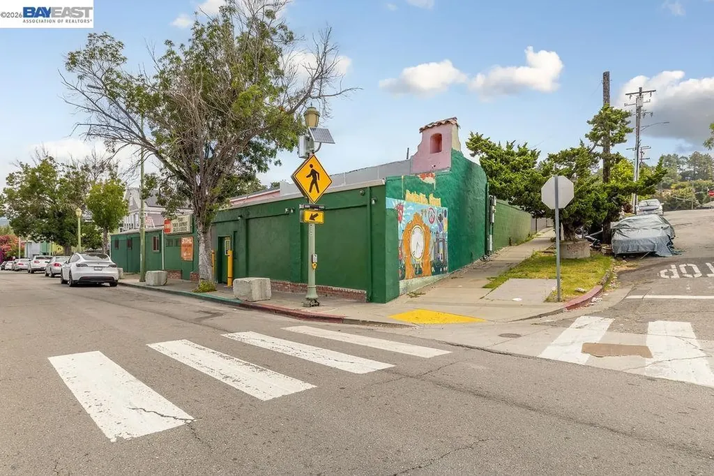 9346 Macarthur Boulevard Oakland CA 94605