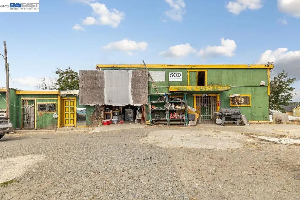 9346 Macarthur Boulevard Oakland CA 94605
