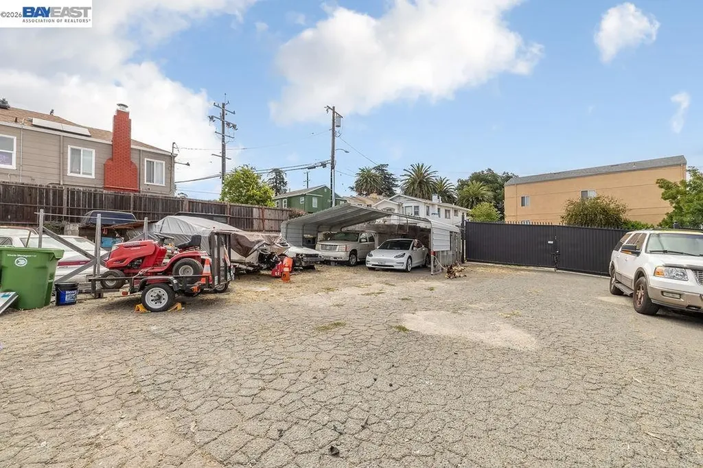 9346 Macarthur Boulevard Oakland CA 94605