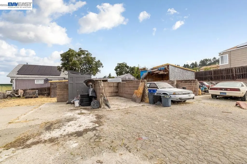 9346 Macarthur Boulevard Oakland CA 94605