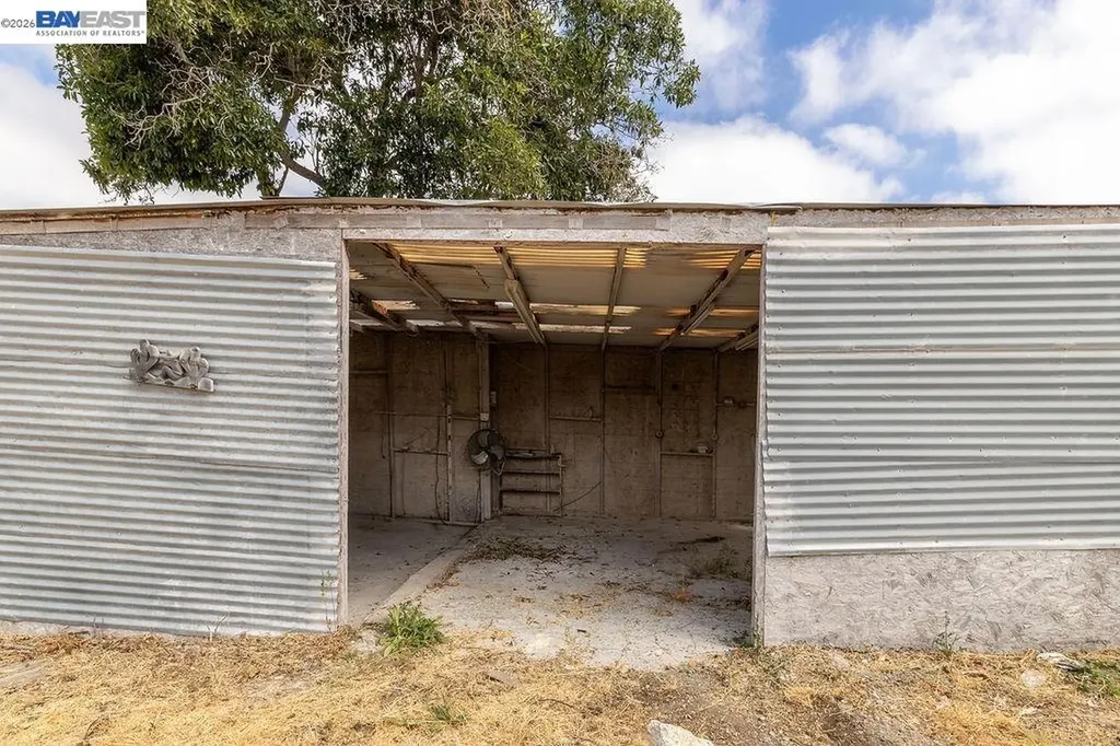 9346 Macarthur Boulevard Oakland CA 94605
