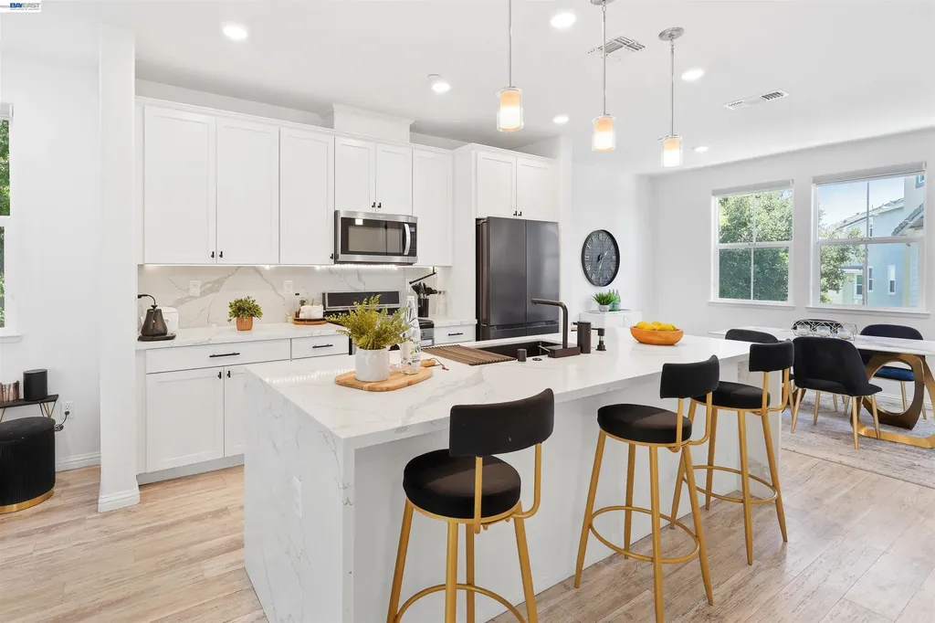 24107 Amaranth Loop Hayward CA 94541