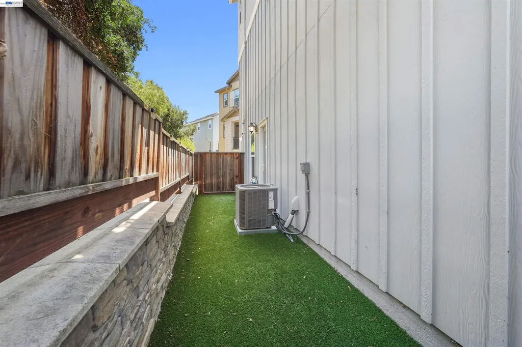 24107 Amaranth Loop Hayward CA 94541