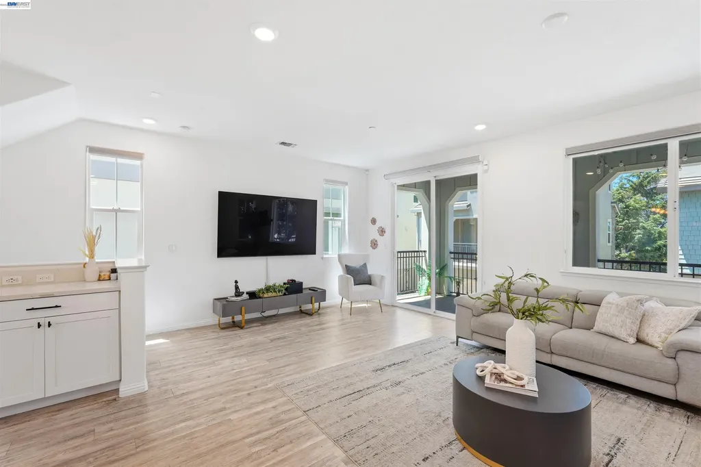 24107 Amaranth Loop Hayward CA 94541