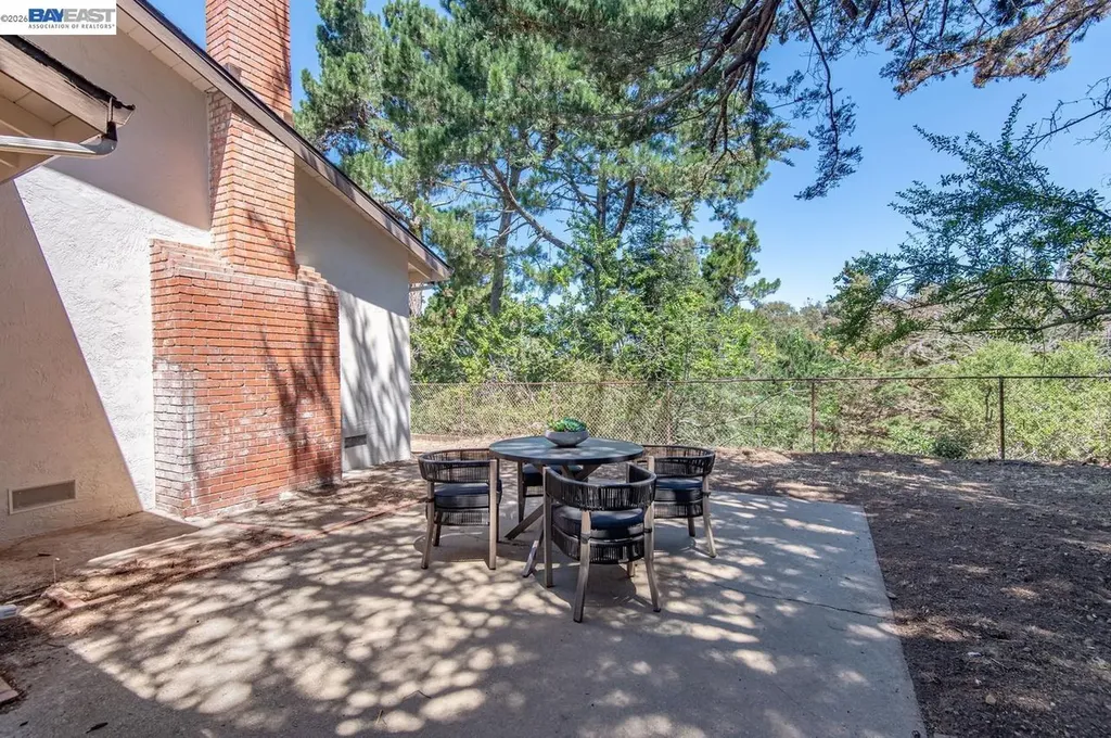 3510 Bridle Drive Hayward CA 94541