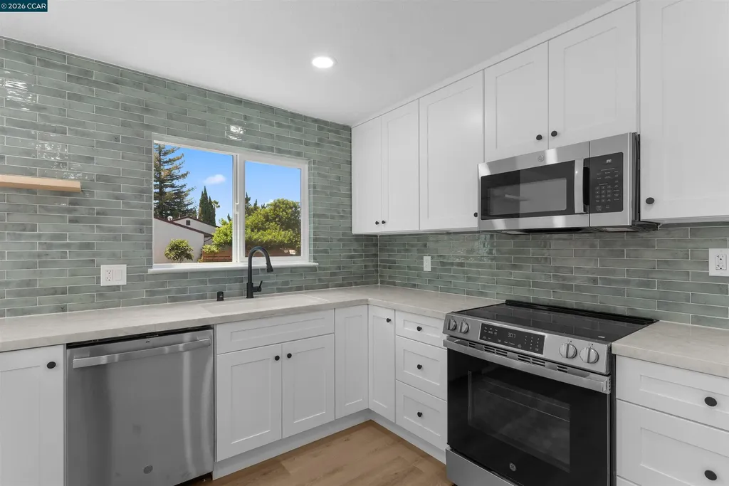 12 Merrimac Place Pittsburg CA 94565