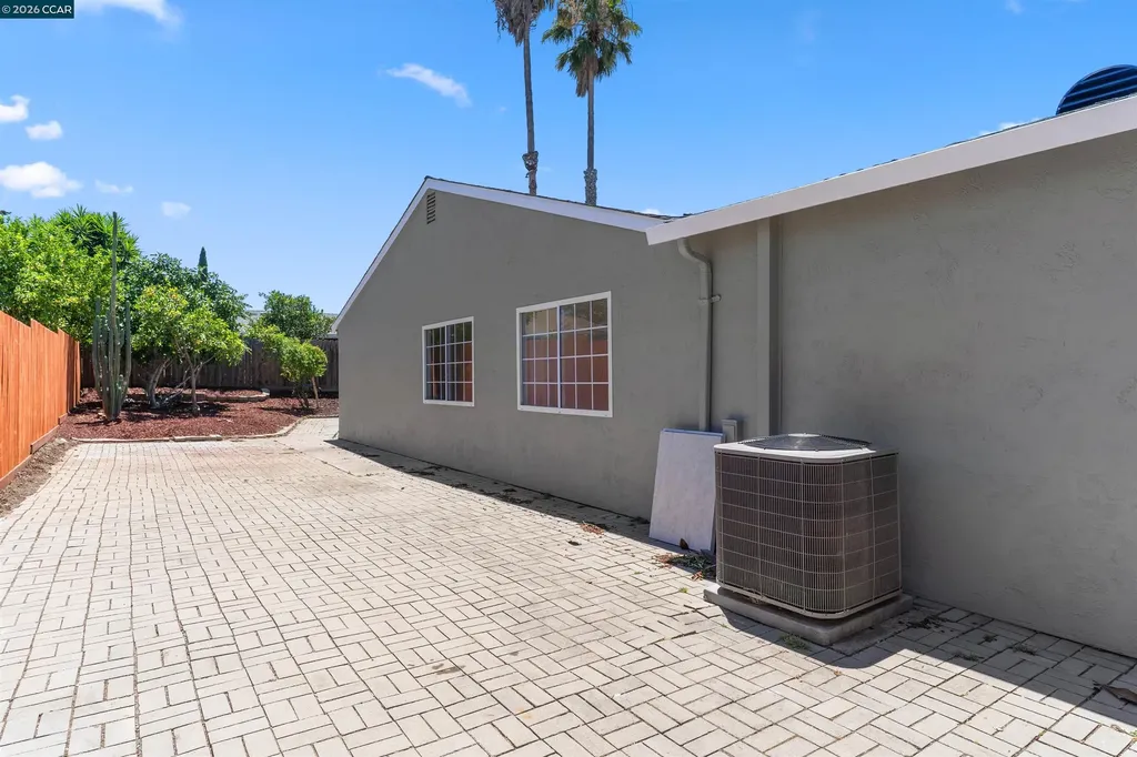 12 Merrimac Place Pittsburg CA 94565