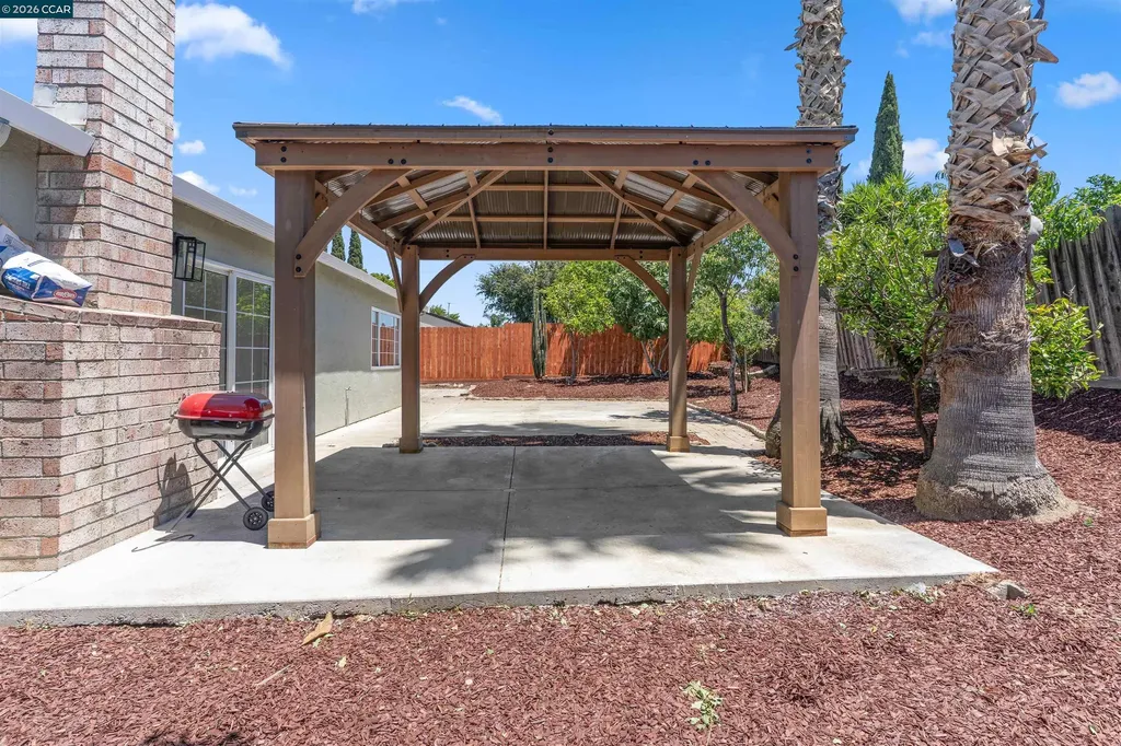 12 Merrimac Place Pittsburg CA 94565