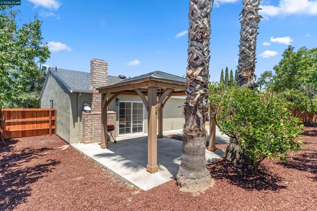 12 Merrimac Place Pittsburg CA 94565
