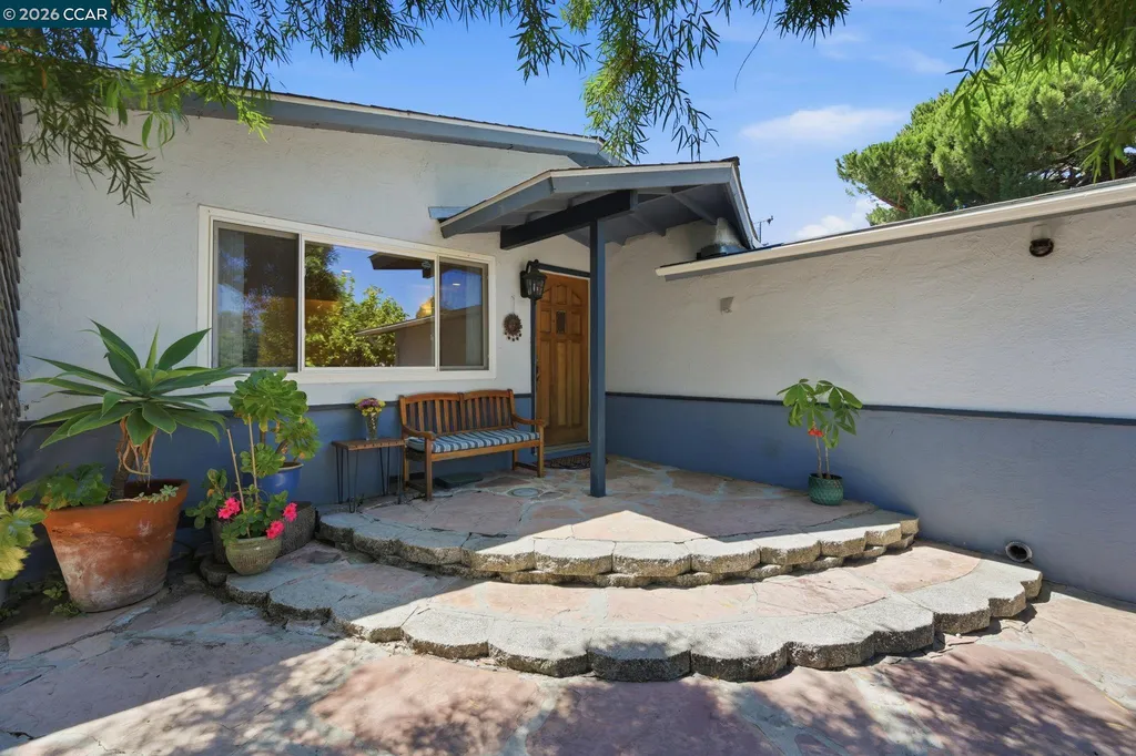 1501 Lassen Court Vallejo CA 94591