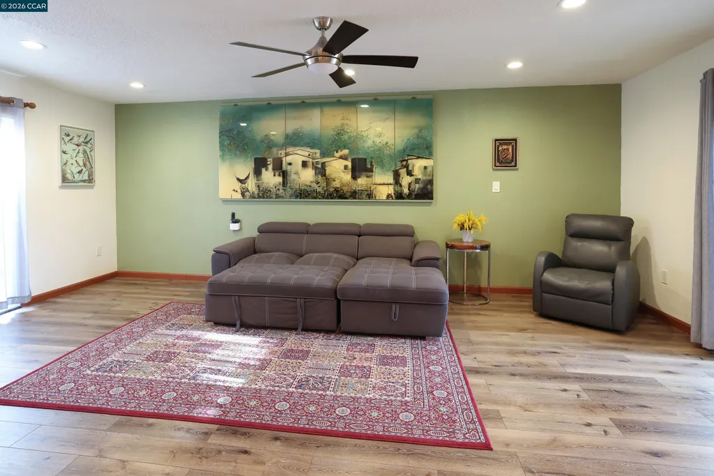 1501 Lassen Court Vallejo CA 94591