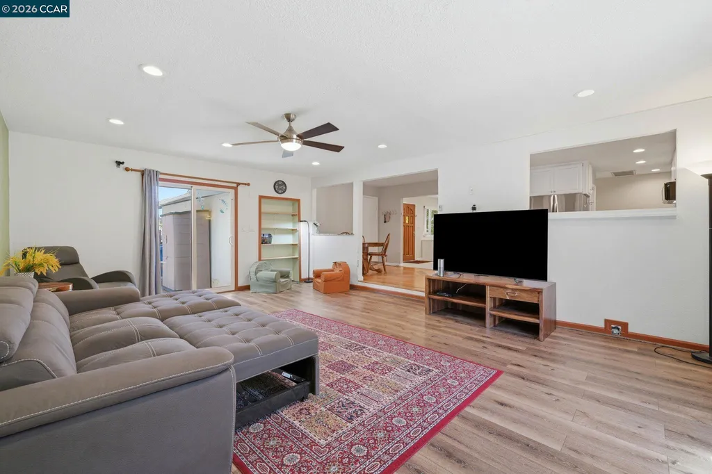 1501 Lassen Court Vallejo CA 94591