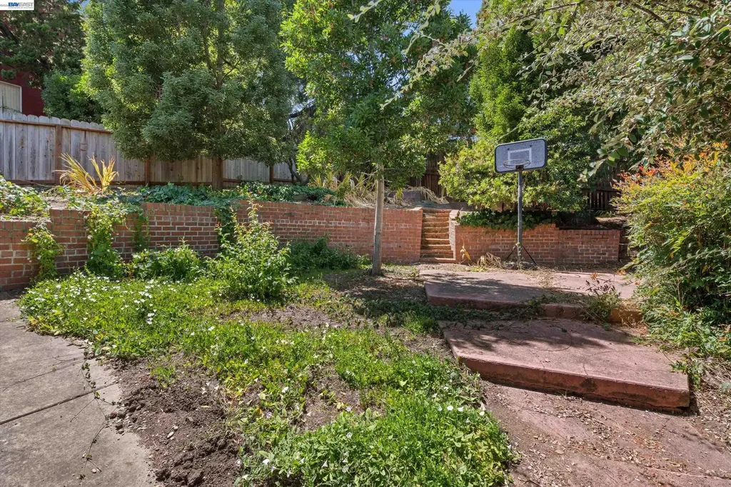 3521 Pierson Street Oakland CA 94619