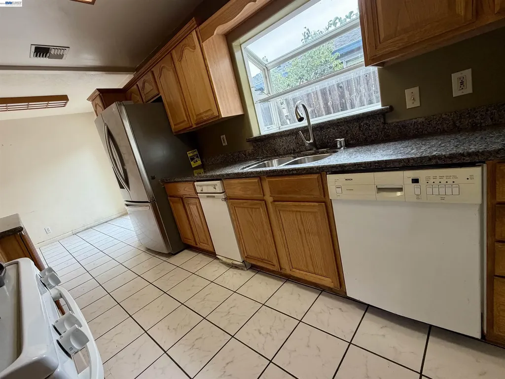 14631 Rollins Street San Leandro CA 94579