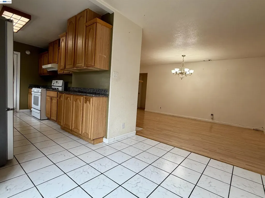 14631 Rollins Street San Leandro CA 94579