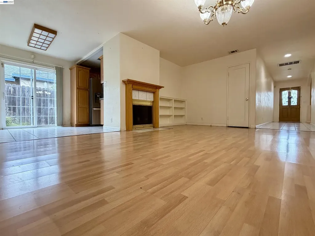 14631 Rollins Street San Leandro CA 94579