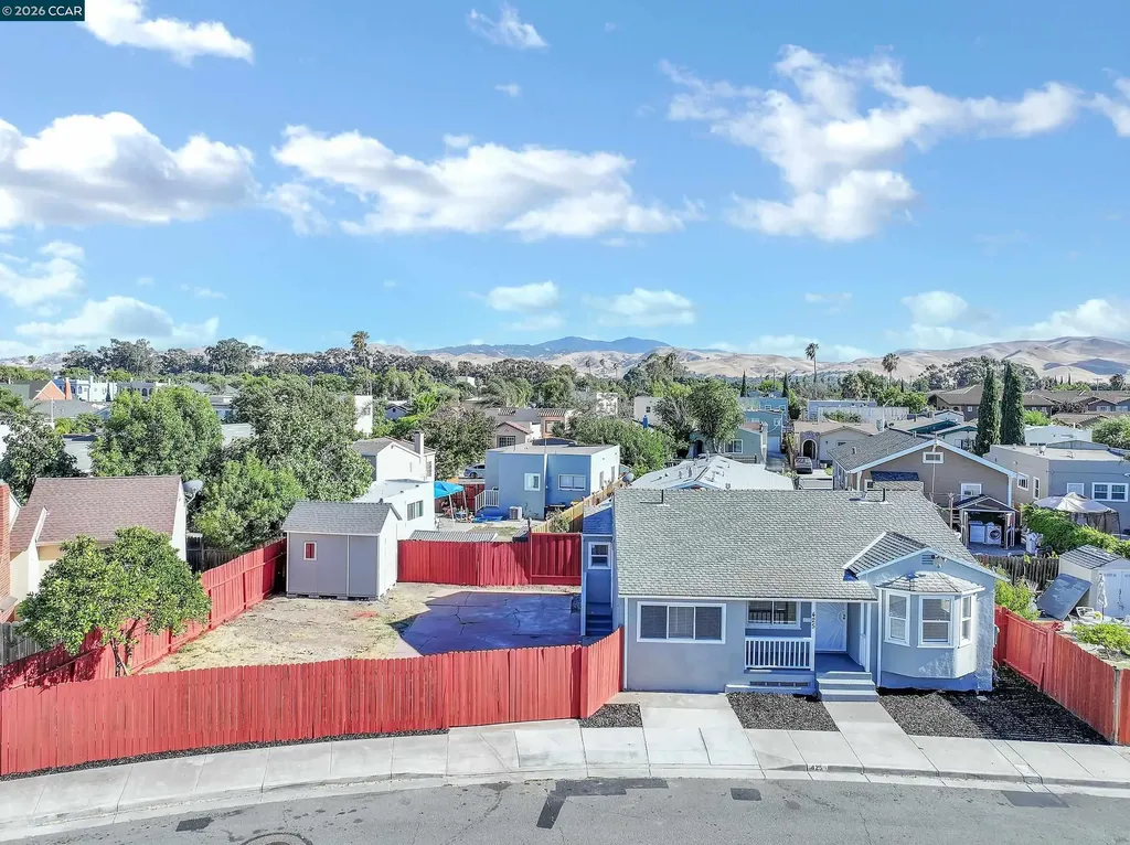425 8th Street Pittsburg CA 94565