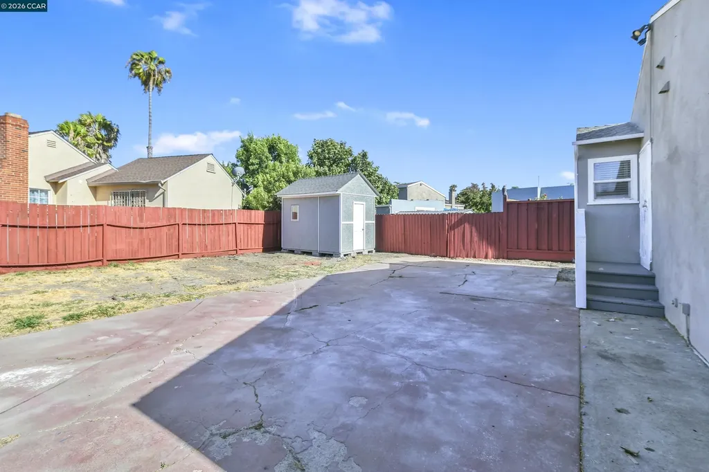 425 8th Street Pittsburg CA 94565