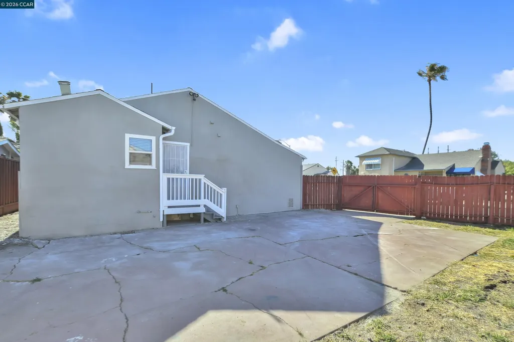 425 8th Street Pittsburg CA 94565