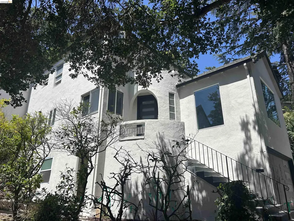 4049 Canon Avenue Oakland CA 94602