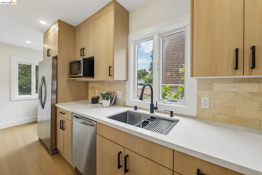 4049 Canon Avenue Oakland CA 94602