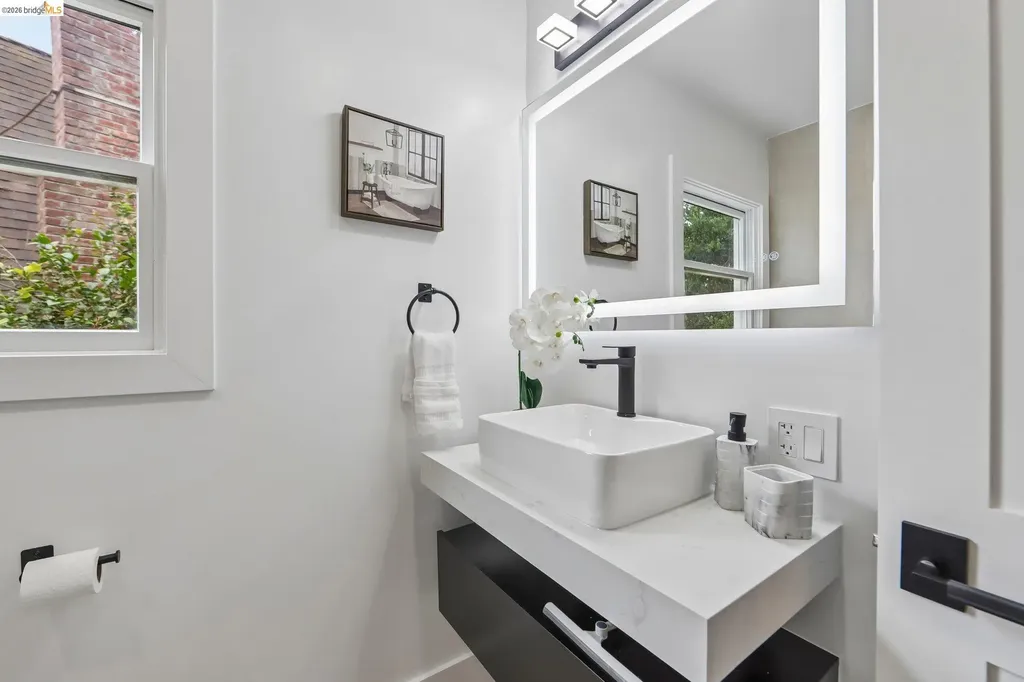 4049 Canon Avenue Oakland CA 94602