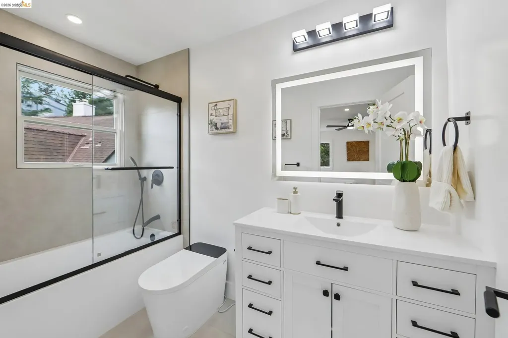 4049 Canon Avenue Oakland CA 94602