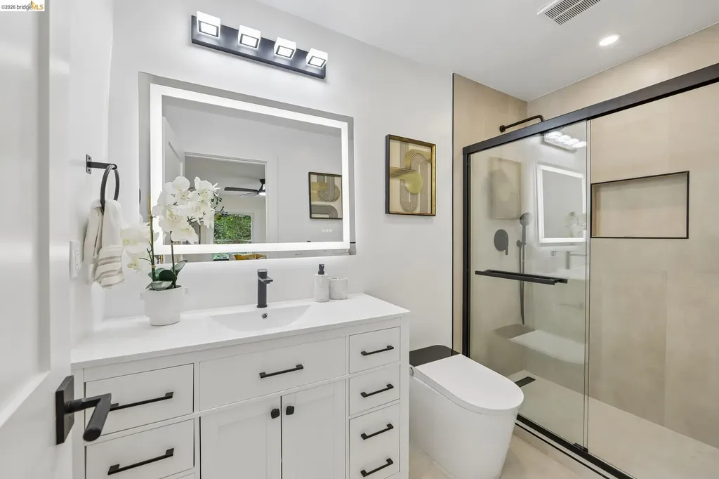 4049 Canon Avenue Oakland CA 94602
