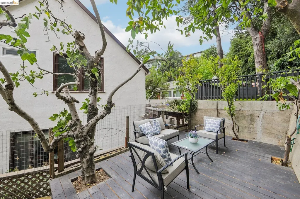 4049 Canon Avenue Oakland CA 94602