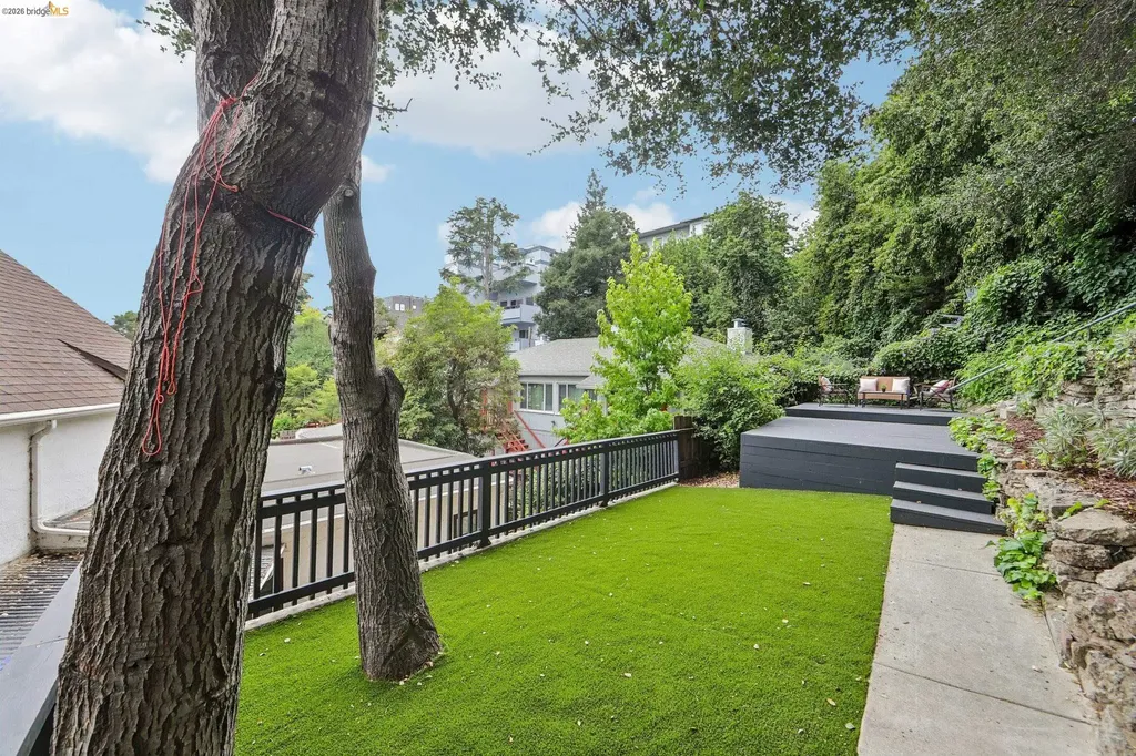 4049 Canon Avenue Oakland CA 94602