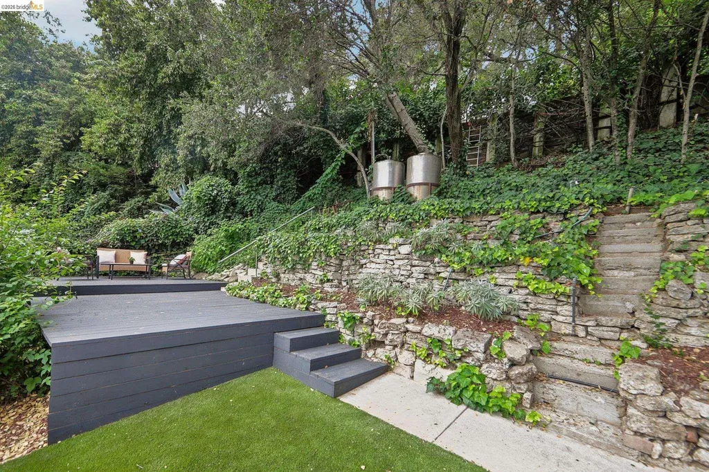 4049 Canon Avenue Oakland CA 94602